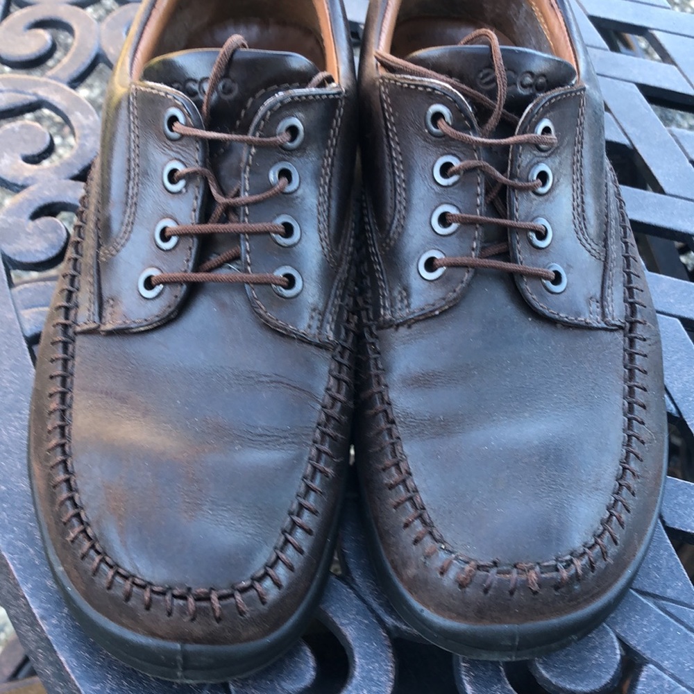 Ecco dark brown men’s shoes size 41 EU or 7 to 7 1/2 US.